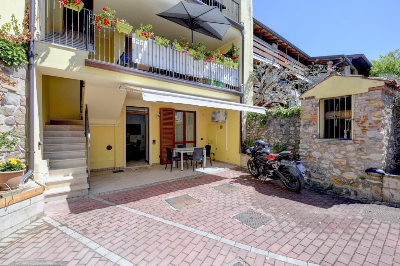 Appartamento Nel Borgo Manerba del Garda Exterior foto