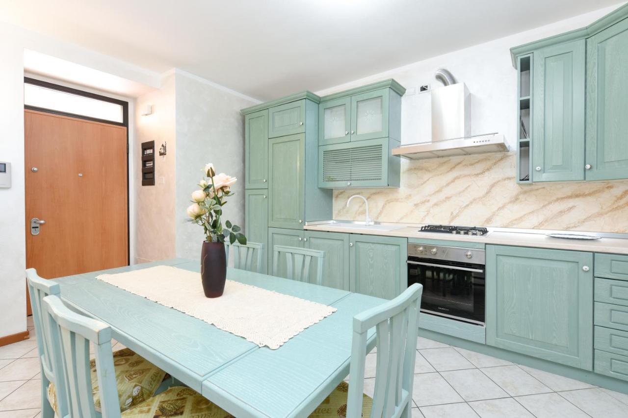 Appartamento Nel Borgo Manerba del Garda Exterior foto